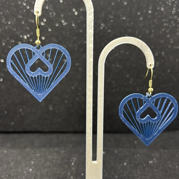 The Open Heart Twist Blue Earrings - Picture 4 of 4
